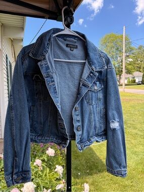 Cropped Blue Denim Jacket